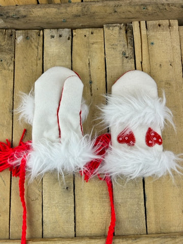 Red/ White Beaded Mitts Fur Trim
